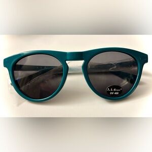 A J Morgan women’s sunglasses NWOT